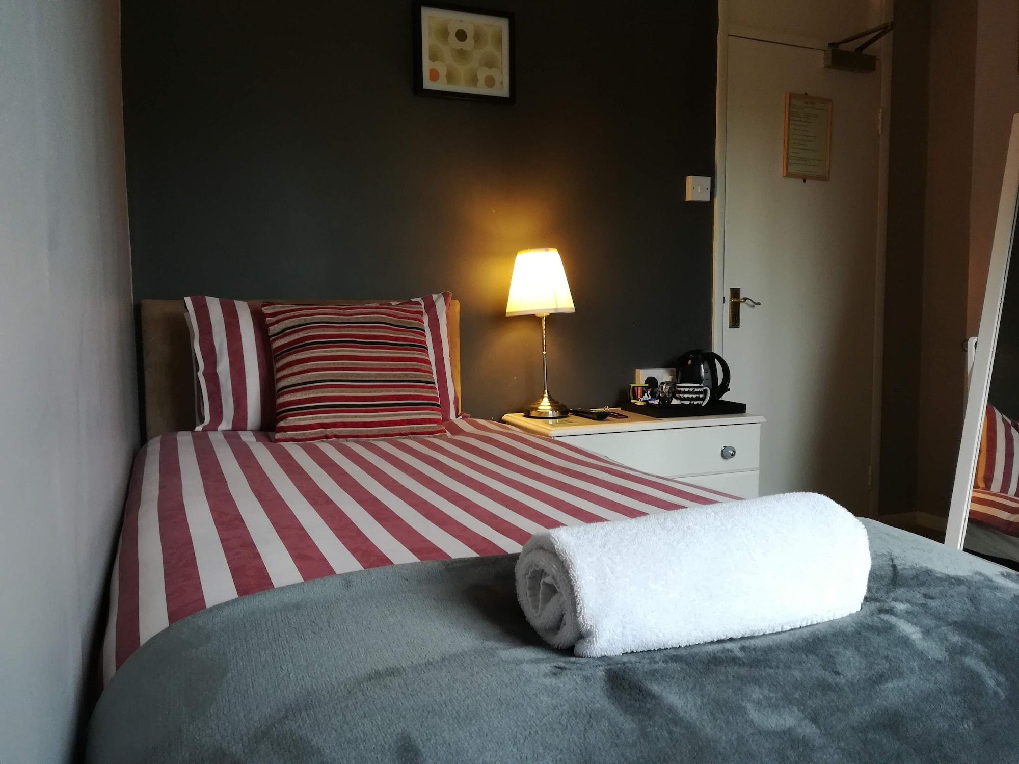 เวิร์ธ เฮาส์ Bed & Breakfast เวลส์ ภายนอก รูปภาพ